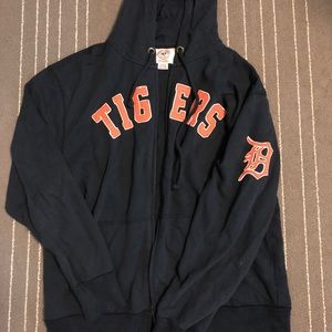 Vintage looking Detroit Tigers long sleeved hoodie